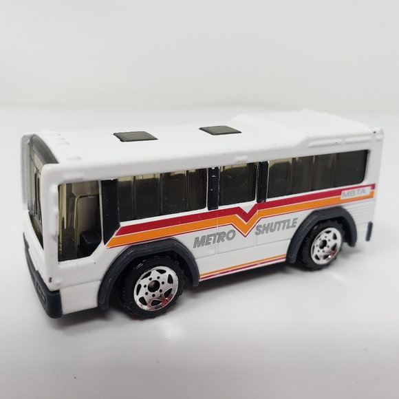 Matchbox Metro Shuttle Bus MBTA Diecast Die-cast Toy - Picture 3 of 16